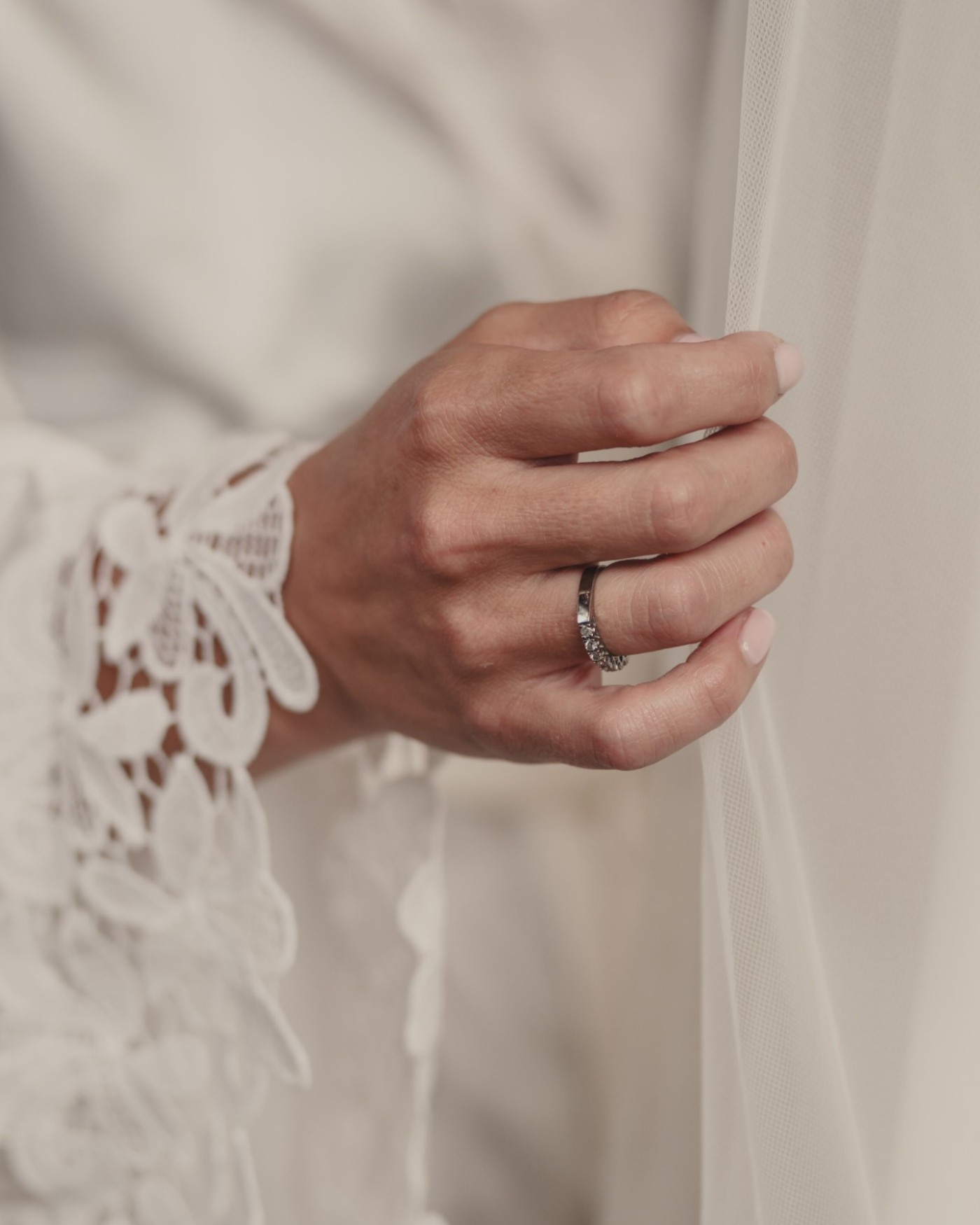Detalle de preparación de la novia